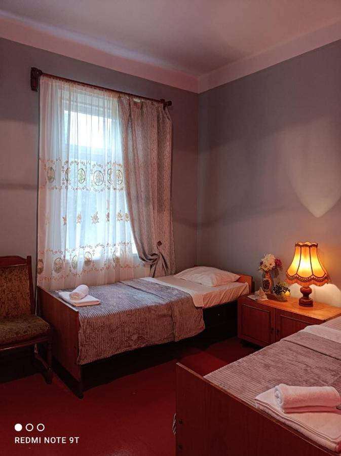 Megobroba Inn Dzentsmani المظهر الخارجي الصورة